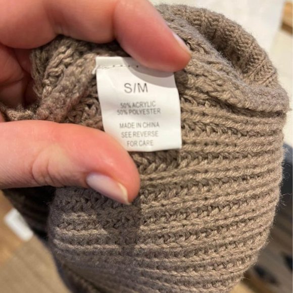 NWOT Wishlist Knit Cold Shoulder Sweater - Picture 2 of 2